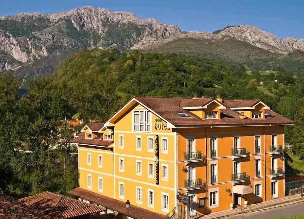 Hotel Picos De Europa Arenas De Cabrales Exterior photo